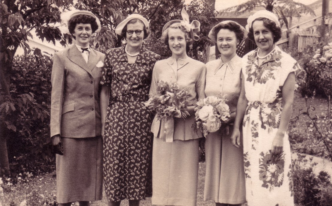 Elsie and bridesmaids (600 dpi resolution)